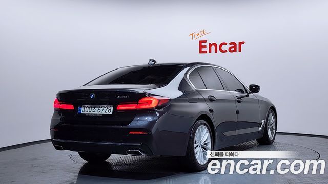 BMW 5 Series (G30) 520i Luxury 2021 — фото 2
