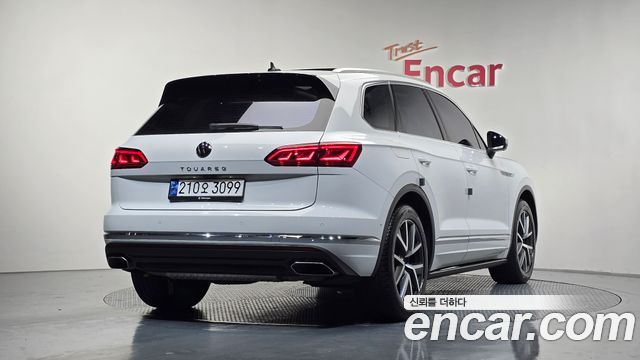 Volkswagen Touareg (III) 3.0 TDI Prestige 2023 — фото 2
