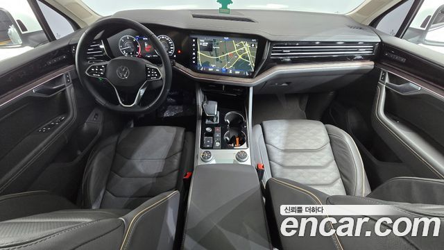 Volkswagen Touareg (III) 3.0 TDI Prestige 2023 — фото 7