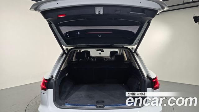 Volkswagen Touareg (III) 3.0 TDI Prestige 2023 — фото 20