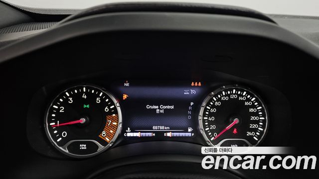 Jeep Renegade 2.4 Limited 2020 — фото 8