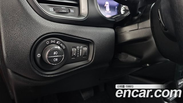 Jeep Renegade 2.4 Limited 2020 — фото 14