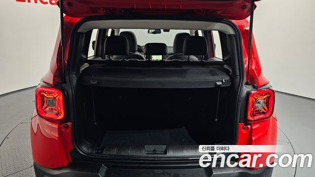 Jeep Renegade 2.4 Limited 2020 — фото 20