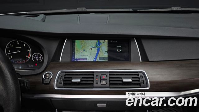 BMW 5 Series GT (F07) GT 30d 2013 — фото 15