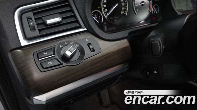 BMW 5 Series GT (F07) GT 30d 2013 — фото 17