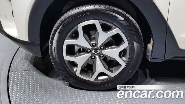 KG Mobility (SsangYong) Torres Gasoline 1.5 4WD T7 2025 — фото 5