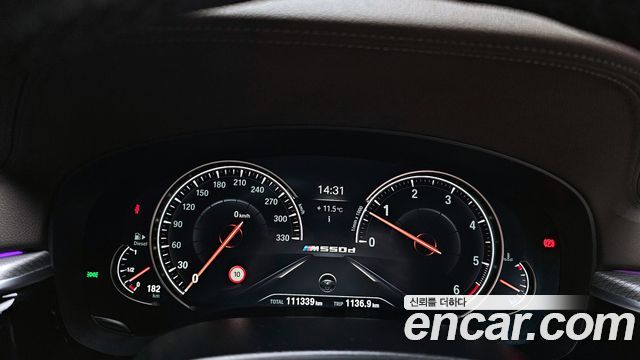 BMW 5 Series (G30) M550d xDrive 2018 — фото 8