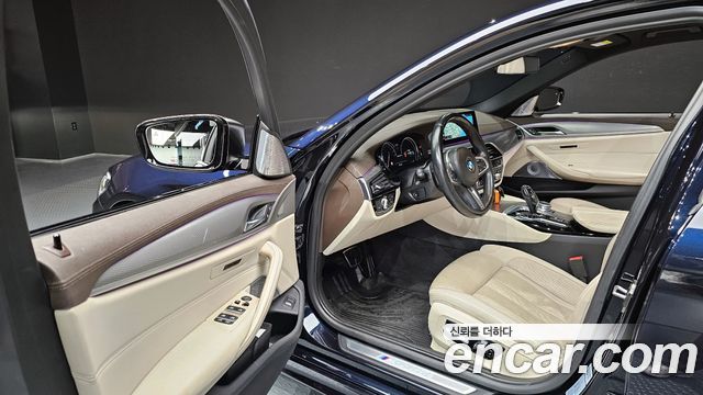 BMW 5 Series (G30) M550d xDrive 2018 — фото 11