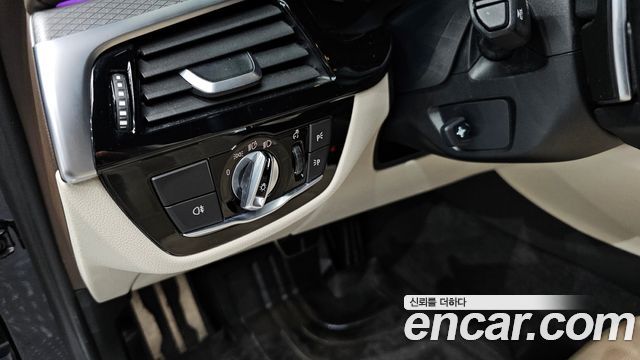 BMW 5 Series (G30) M550d xDrive 2018 — фото 16