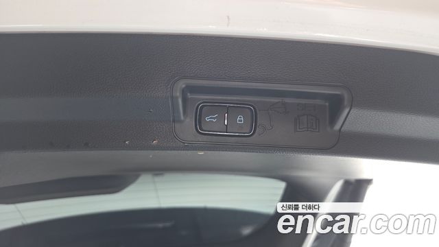 Ford Explorer (VI) 2.3 LimIted 4WD 2021 — фото 20
