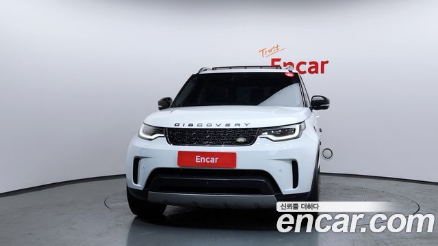 Land Rover Discovery 5 D250 SE 2022 — фото 3
