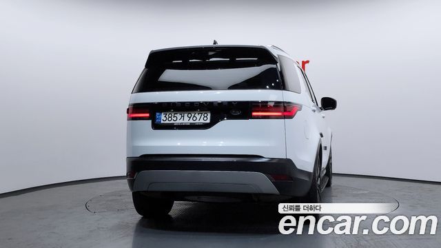 Land Rover Discovery 5 D250 SE 2022 — фото 4