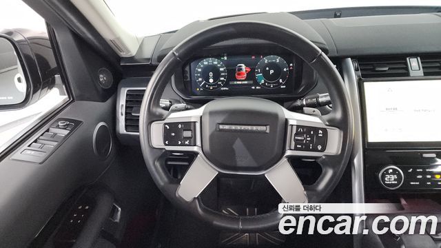 Land Rover Discovery 5 D250 SE 2022 — фото 13