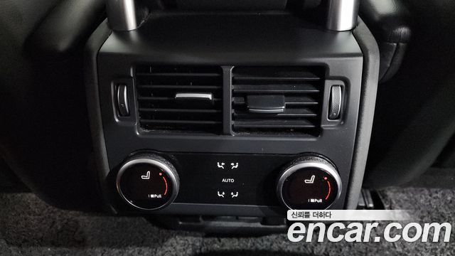 Land Rover Discovery 5 D250 SE 2022 — фото 19