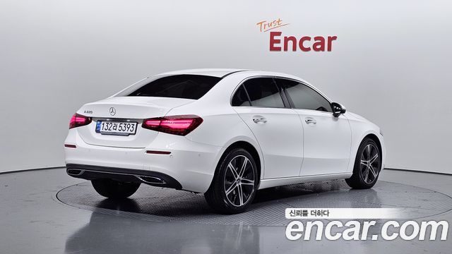 Mercedes-Benz A-Class (W177) A220 Sedan 2024 — фото 2