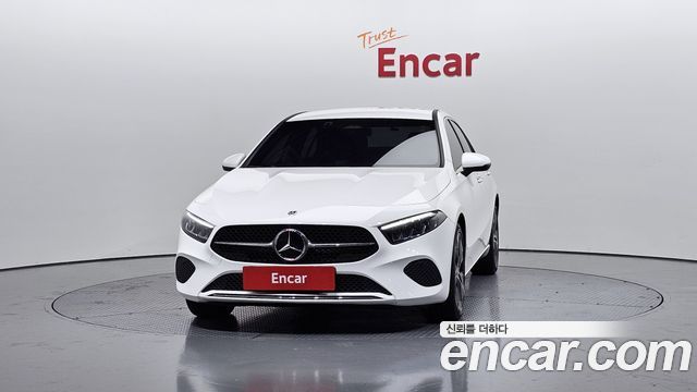 Mercedes-Benz A-Class (W177) A220 Sedan 2024 — фото 3