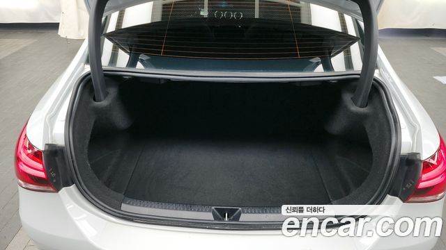 Mercedes-Benz A-Class (W177) AMG A35 4MATIC Sedan 2022 — фото 20