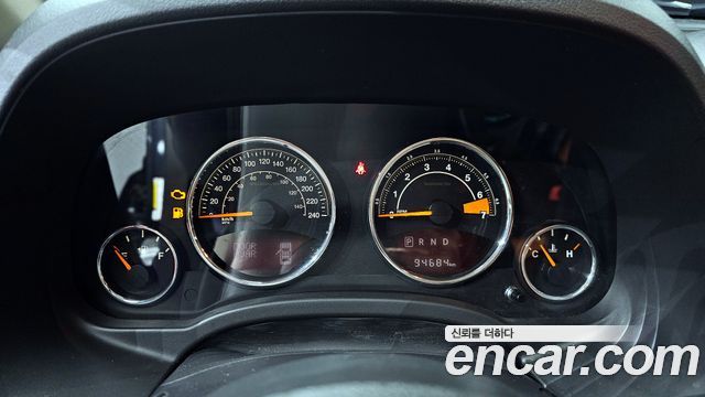 Jeep Compass 2.4 Limited 1st 2016 — фото 8