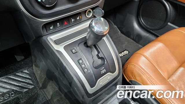 Jeep Compass 2.4 Limited 1st 2016 — фото 9