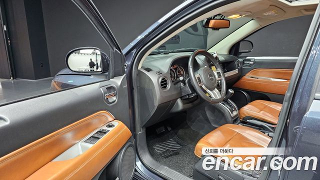 Jeep Compass 2.4 Limited 1st 2016 — фото 11