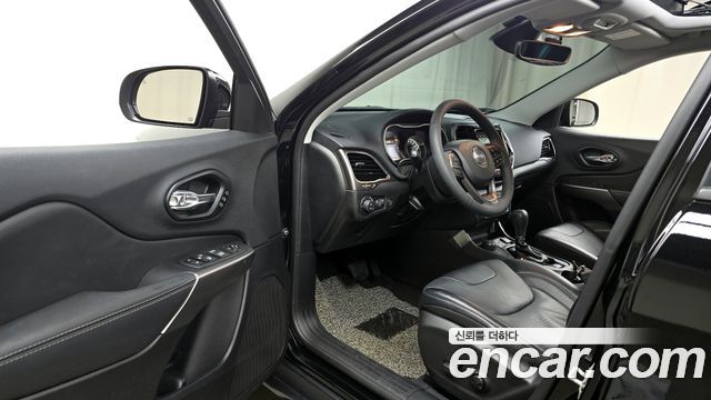 Jeep Cherokee (KL) 2.4 Limited AWD 2022 — фото 11