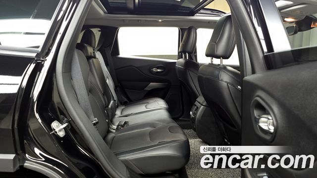 Jeep Cherokee (KL) 2.4 Limited AWD 2022 — фото 12