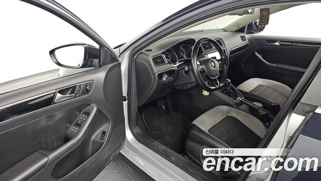 Volkswagen Jetta 2.0 TDI BlueMotion 6th 2015 — фото 11