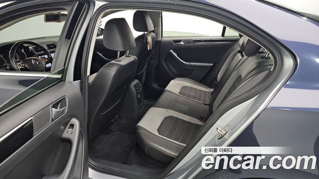 Volkswagen Jetta 2.0 TDI BlueMotion 6th 2015 — фото 12