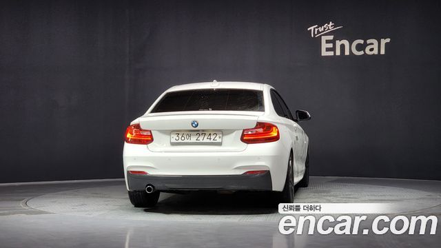 BMW 2 Series (F22) 220d M Sport Coupe 2014 — фото 4
