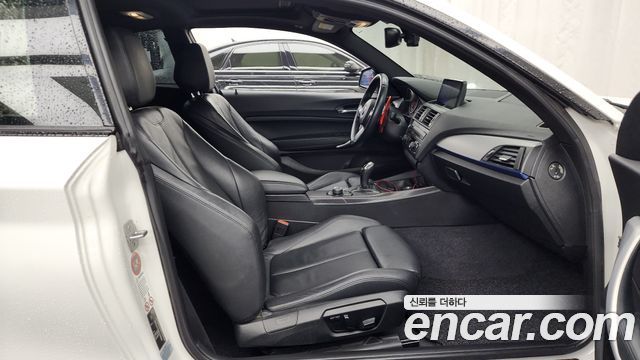 BMW 2 Series (F22) 220d M Sport Coupe 2014 — фото 11