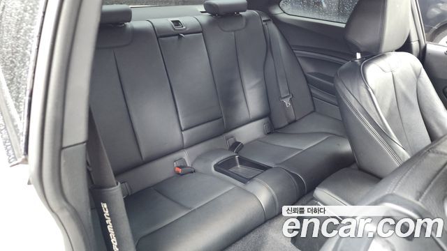 BMW 2 Series (F22) 220d M Sport Coupe 2014 — фото 12