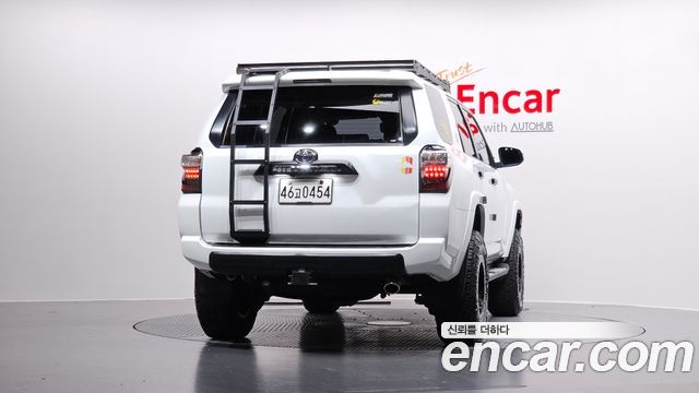 Toyota 4Runner V6 4WD SR5 2015 — фото 4
