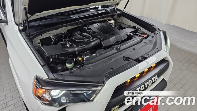 Toyota 4Runner V6 4WD SR5 2015 — фото 6