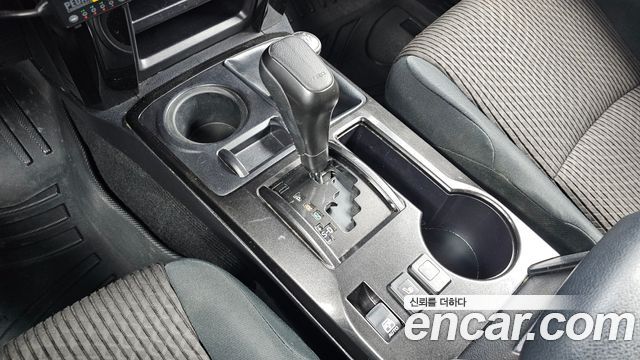 Toyota 4Runner V6 4WD SR5 2015 — фото 9
