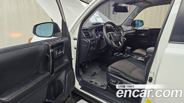 Toyota 4Runner V6 4WD SR5 2015 — фото 10