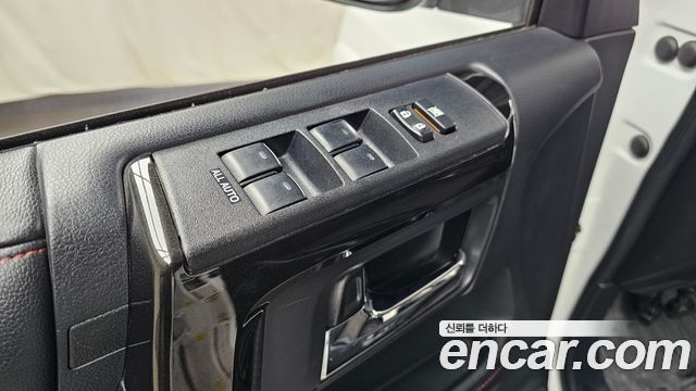Toyota 4Runner V6 4WD SR5 2015 — фото 14