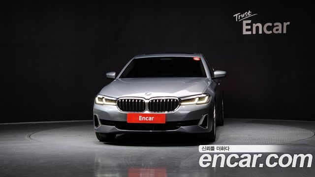 BMW 5 Series (G30) 520i Luxury 2023 — фото 3