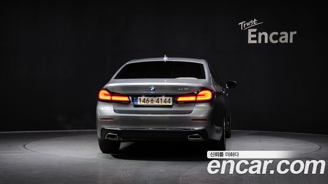 BMW 5 Series (G30) 520i Luxury 2023 — фото 4