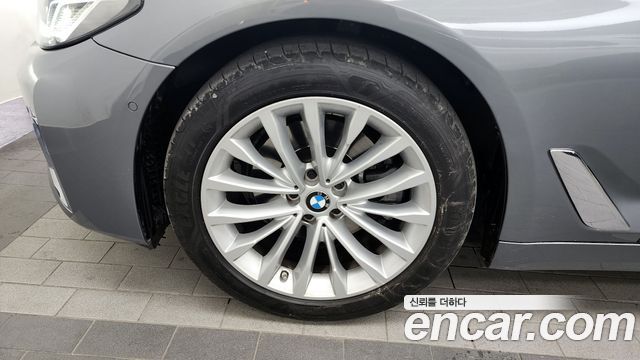 BMW 5 Series (G30) 520i Luxury 2023 — фото 5