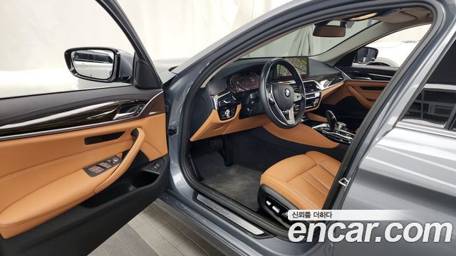 BMW 5 Series (G30) 520i Luxury 2023 — фото 10