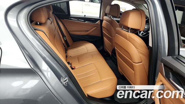 BMW 5 Series (G30) 520i Luxury 2023 — фото 12