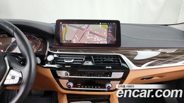 BMW 5 Series (G30) 520i Luxury 2023 — фото 14