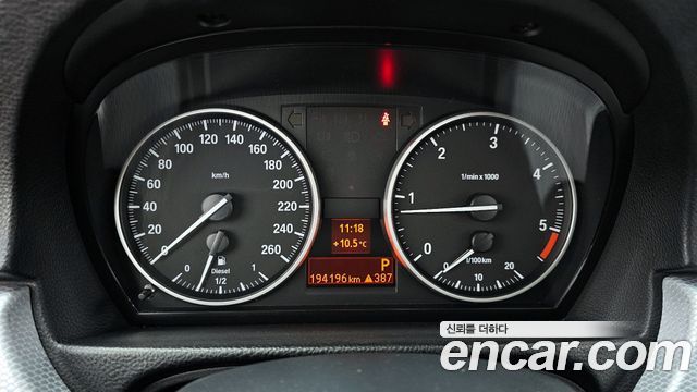 BMW 3 Series (E90) 320d Sedan M Sport 2011 — фото 8
