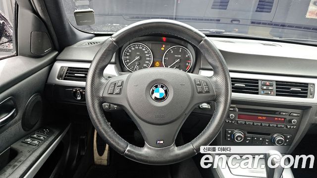 BMW 3 Series (E90) 320d Sedan M Sport 2011 — фото 13