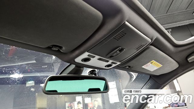 BMW 3 Series (E90) 320d Sedan M Sport 2011 — фото 18