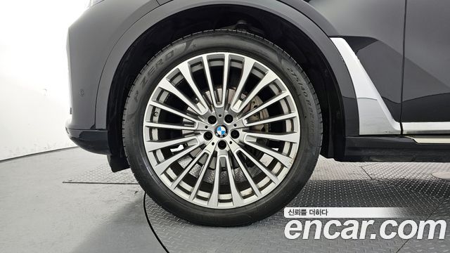 BMW X7 (G07) xDrive 40i Design Pure Excellence 7-Seater 2021 — фото 5