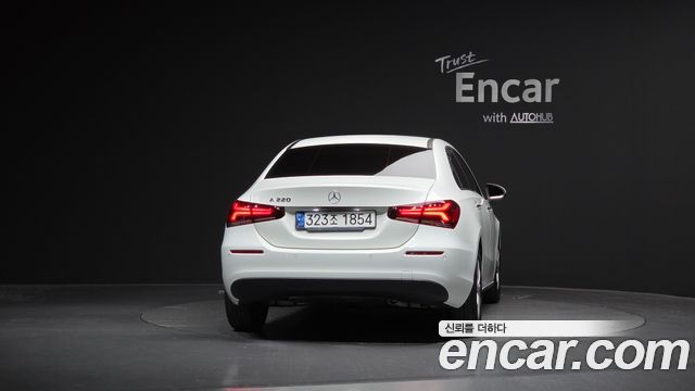 Mercedes-Benz A-Class (W177) A220 Sedan 2020 — фото 4