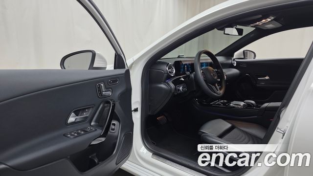 Mercedes-Benz A-Class (W177) A220 Sedan 2020 — фото 10