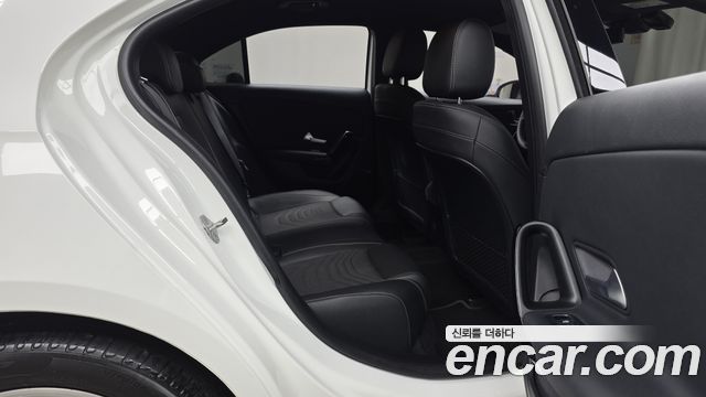 Mercedes-Benz A-Class (W177) A220 Sedan 2020 — фото 12