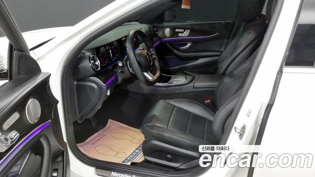 Mercedes-Benz E-Class (W213) E220d 4MATIC AMG Line 2022 — фото 10